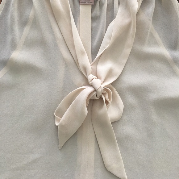 Cream flowy blouse - Picture 5 of 8